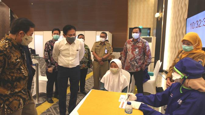 Vaksinasi Massal Capai Herd Immunity, Bank Mandiri Berkolaborasi dengan Tiga Lembaga - Vimarsana News