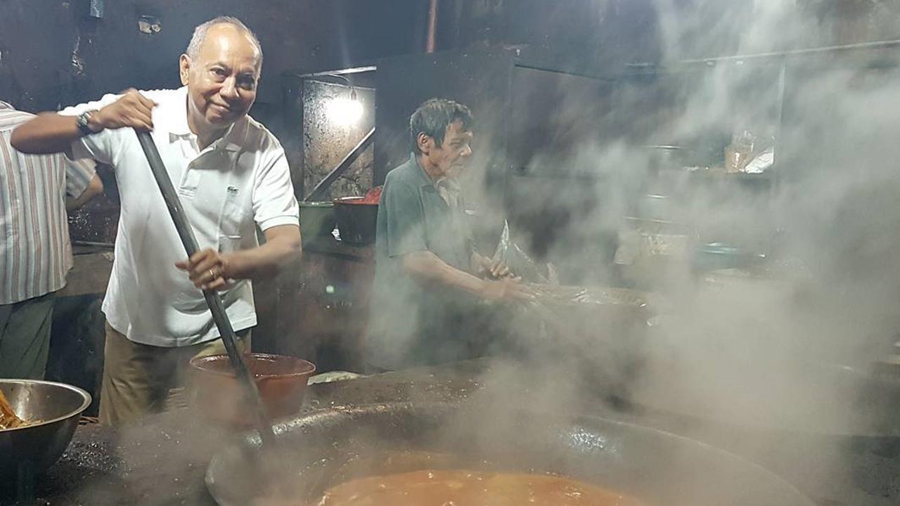 Pakar Kuliner Bondan Winarno 'Maknyus' Tutup Usia