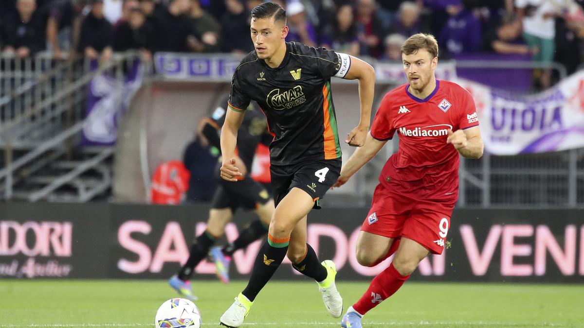 Foto: Perjuangan Jay Idzes dan Kolega untuk Bawa Venezia Mentas dari ...