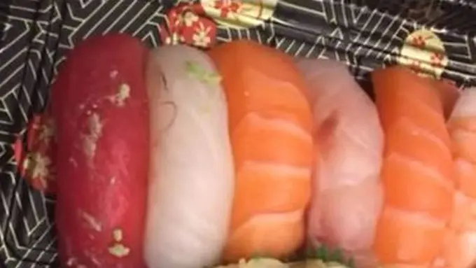 Bukti Kalau Kamu Harus Lebih Berhati-hati Makan Sushi Mentah