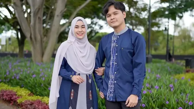 Model Baju Couple Keluarga dengan Hijab ala Anisa Rahma. (instagram/anisarahma_12)