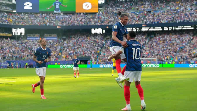 Mbappe dan Olise Bawa Prancis Lumat Swedia di 32 Besar