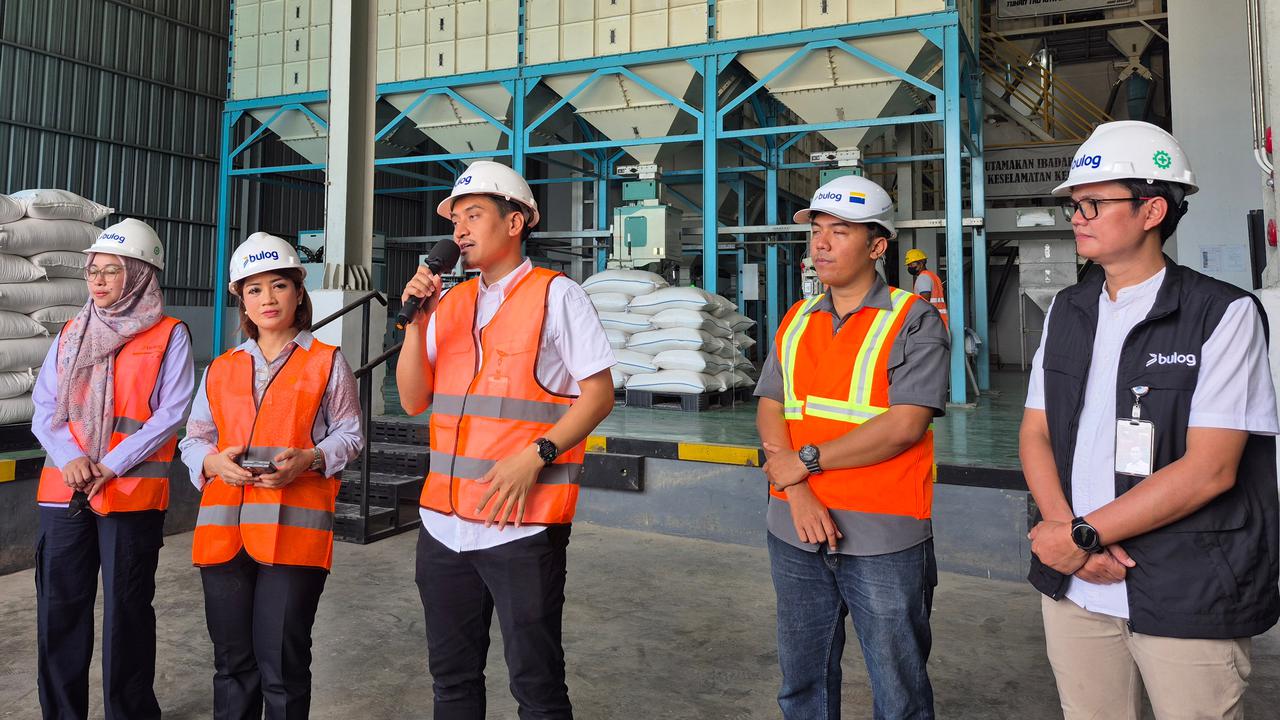 Bulog Minta Petani Jaga Kualitas Gabah, Pastikan Harga Rp6.500 per Kg Benar-Benar Dinikmati