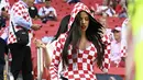 Melalui media sosial, Ivana Knoll membagikan momennya saat berada di stadion. (FOTO: instagram.com/knolldoll/)