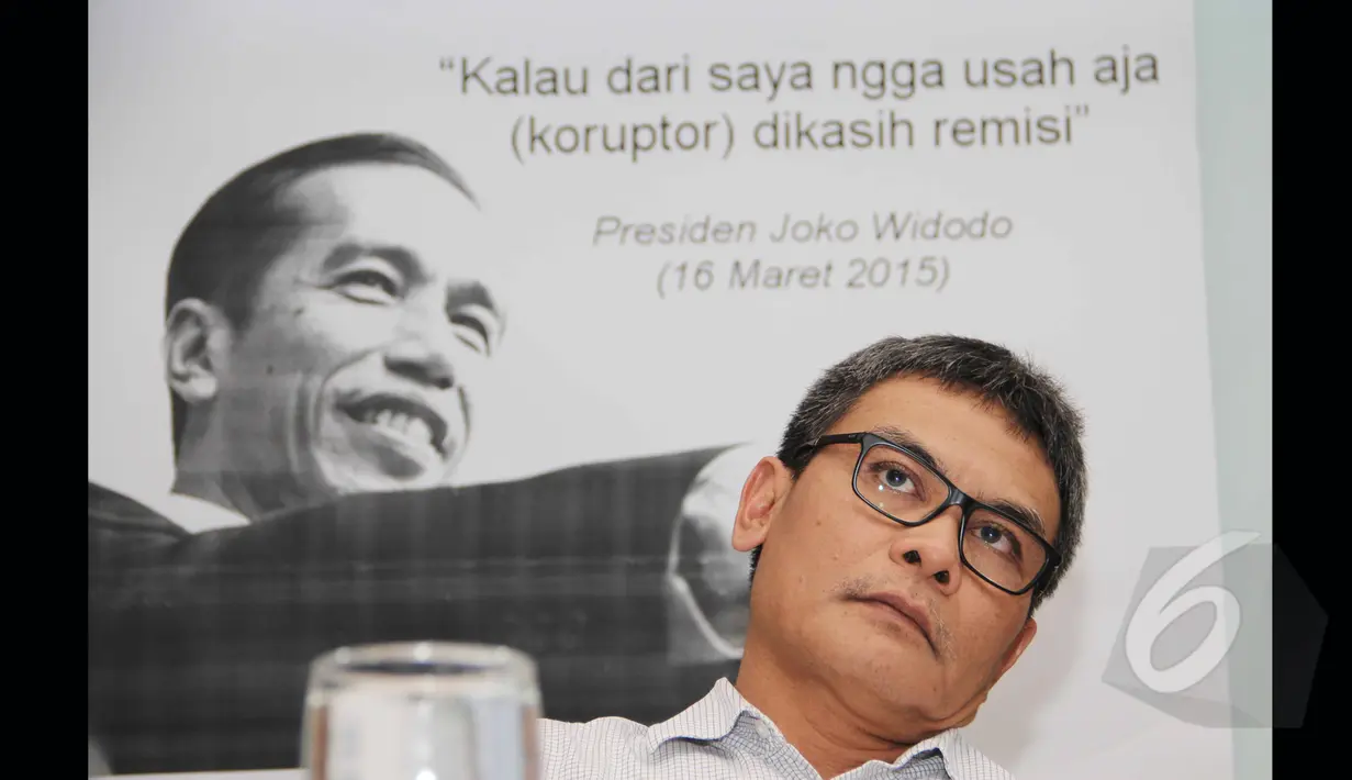 Johan Budi saat menghadiri diskusi tentang wacana pemberian remisi oleh Kemenkumham di Kantor ICW, Jakarta, Selasa (24/3/2015). KPK menolak wacana remisi tersebut.(Liputan6.com/Helmi Afandi)