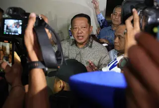 Mantan Jaksa Agung Muda Bidang Tindak Pidana Khusus (Jampidsus) Febrie Adriansyah, saat dibawa ke mobil tahanan untuk  ditahan di rutan KPK di  Gedung Kejagung, Jakarta, Jumat (24/07/2026). (KLY/ Arie Basuki)