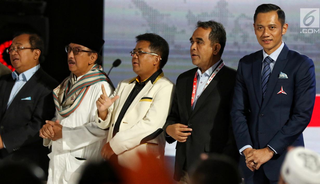 Badan Pemenangan Nasional Prabowo-Sandiaga usai Debat Pilpres 2019 kelima di Jakarta, Sabtu (13/4). Debat kelima merupakan debat terakhir dalam masa kampanye yang mengambil tema Ekonomi, Kesejahteraan Sosial, Keuangan dan Investasi. (Liputan6.com/Johan Tallo)