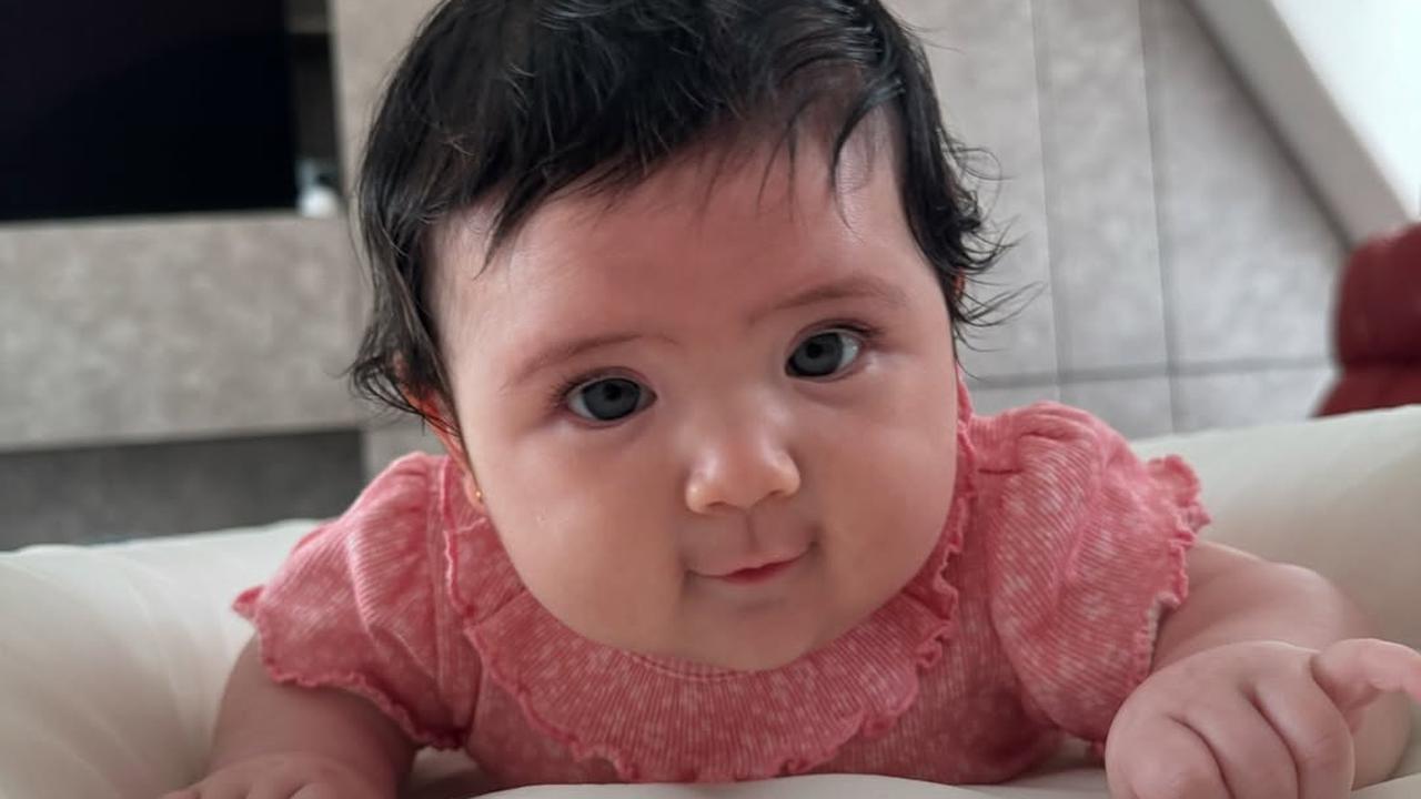 7 Potret Jessica Iskandar Selfie Bareng Baby Hagia, Ibu dan Anak Sama Cantiknya