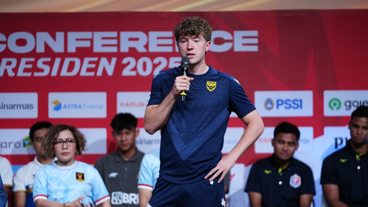 Ole Romeny dan Marselino Ferdinan Beri Nasihat Penting kepada Bocil-Bocil dalam Coaching Clinic Oxford United di Jakarta: Enjoy Football!