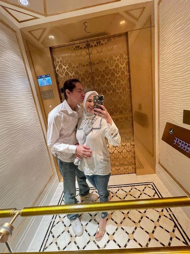[Fimela] Cut Meyriska dan Roger Danuarta