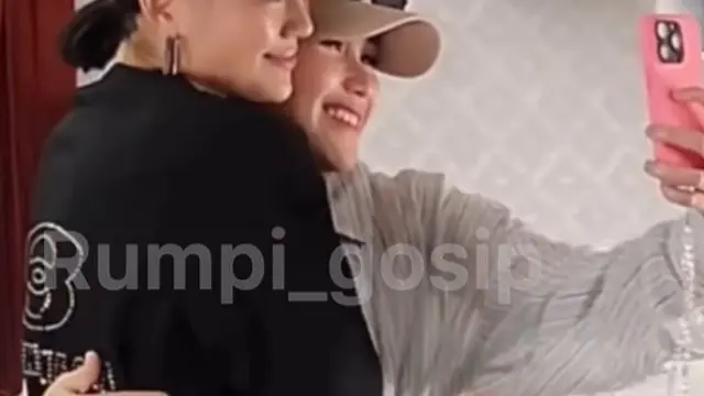 Agnez Mo dan Ayu Ting Ting (Instagram/rumpi_gosip)