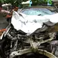 Bangkai mobil Mitsubishi Outlander maut yang telah dibawa petugas ke kantor Polres Jakarta Selatan, Rabu (21/1/2015). (Liputan6.com/Faisal R Syam)