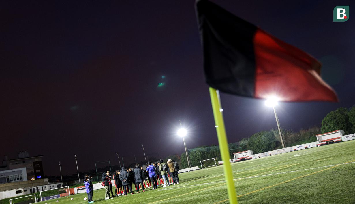 Latihan yang berlangsung dalam kondisi dingin tersebut menjadi pengalaman baru bagi para pemain Korea-Korea Selecao. (Bola.com/Bagaskara Lazuardi)
