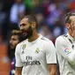 Karim Benzema dan Gareth Bale frustrasi saat Real Madrid bertanding melawan Levante. (AFP/Gabriel Bouys)