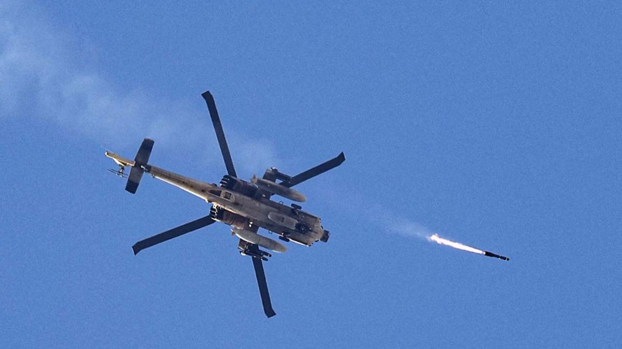 Israel terus melancarkan serangan tanpa henti ke Jalur Gaza, termasuk di wilayah selatan. Beberapa serangan dilancarkan melalui udara menggunakan pesawat tempur, drone, hingga helikopter.