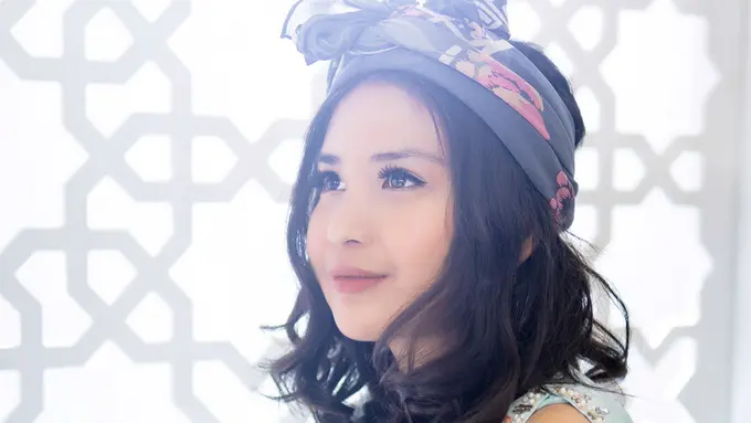 [Bintang] Selain Hijab, Coba Tampil Stunning Kenakan Turban Seperti Deretan Seleb Indonesia Ini