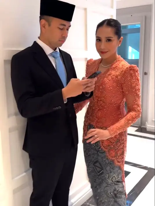 Ia dilantik menjadi Utusan Khusus Presiden Bidang Pembinaan Generasi Muda dan Pekerja Seni.  [@marlenehariman].