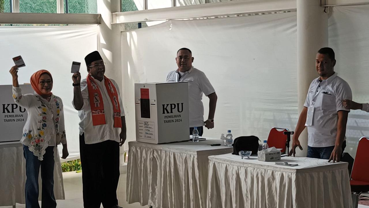 Canda Bang Doel Nyoblos di TPS 65 Lebak Bulus: Oplet Turun Mesin