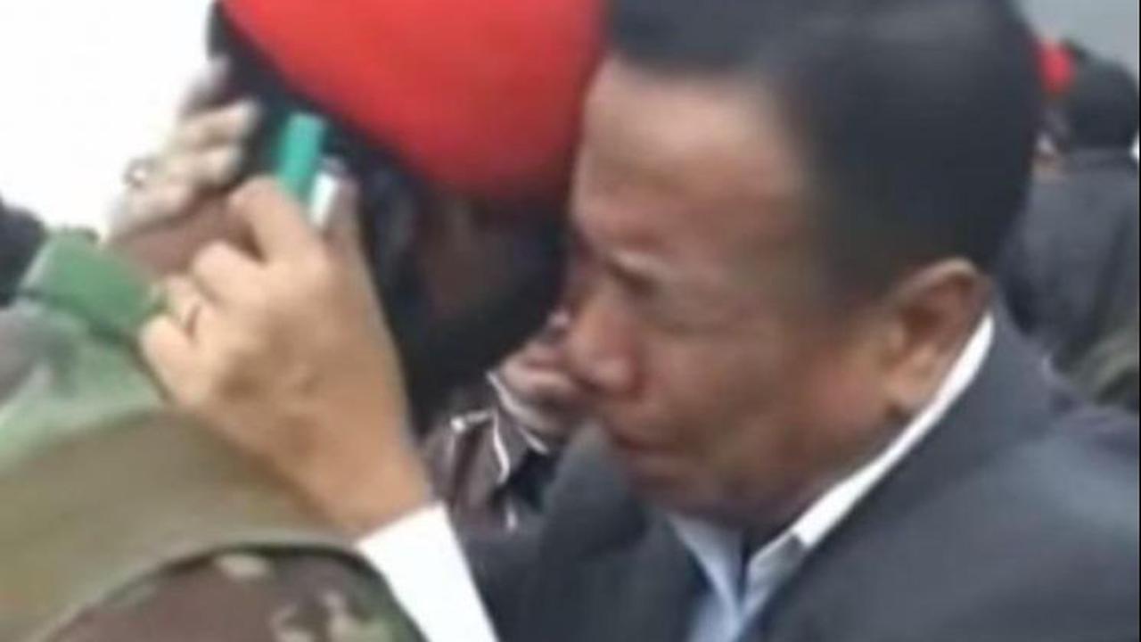 5. Dipa Dipura, anak dari komedian senior Dedi Gumelar yang dikenal dengan nama panggung Miing Bagito.