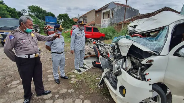 Jasa Raharja Serahkan Santunan 1x24 Jam Korban Kecelakaan Tol Purbalenyi