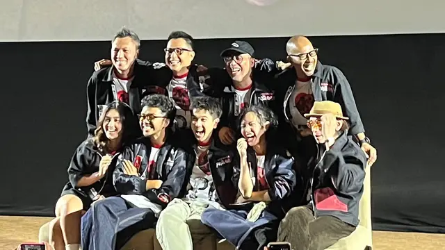 Cast, sutradara, dan produser film Operasi Pesta Copet dalam press screening Operasi Pesta Copet yang diselenggarakan di kawasan Jakarta Selatan pada (18/8/2026). (Liputan6.com/Afradhiya N.R)