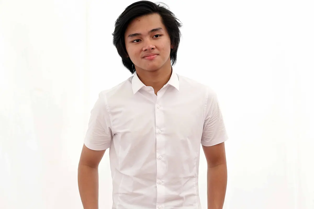 [Bintang] Keseruan Aldi CJR Nyanyi Single Baru Bareng Fans