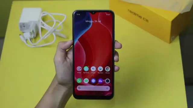 Realme C15 hadir menyasar segmen pengguna yang butuh smartphone berbaterai besar tapi malas menunggu lama untuk mengisi daya.