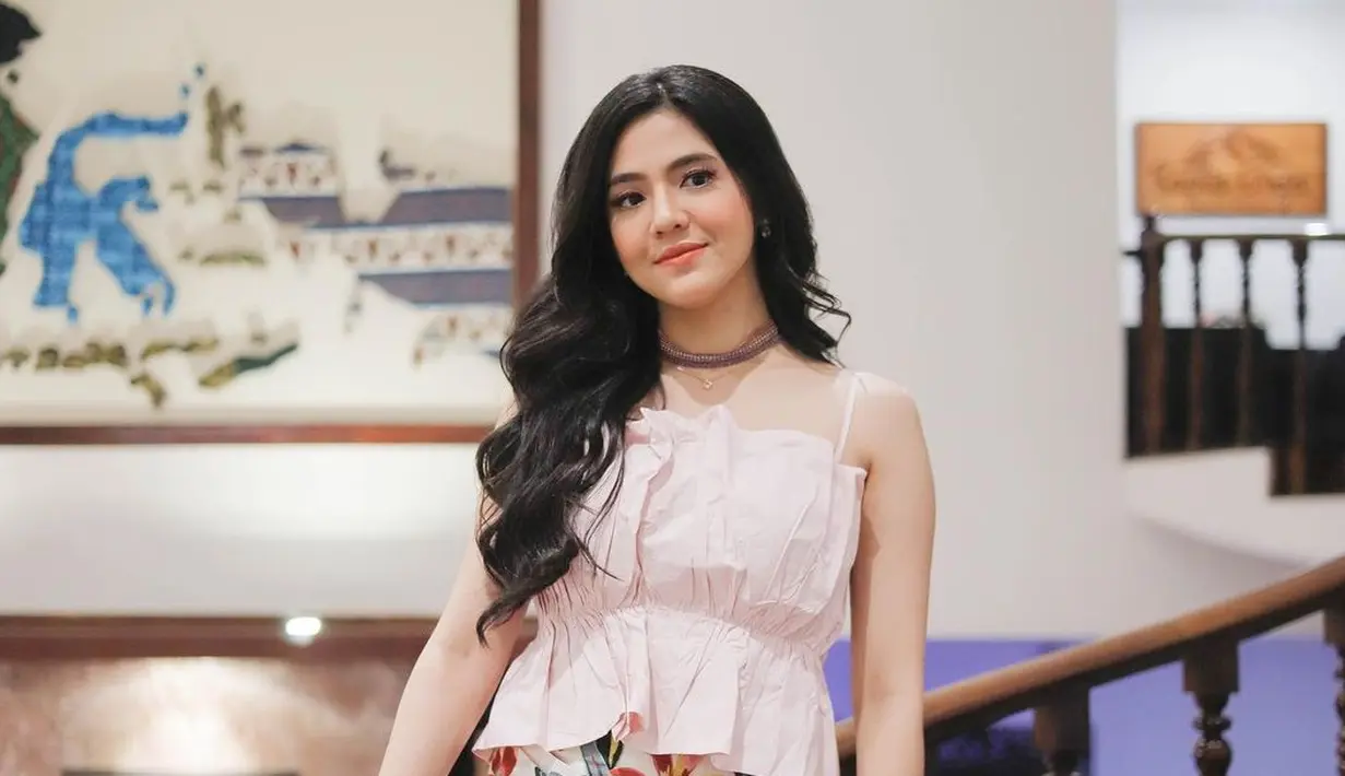 <p>[Instagram/putriuna]</p>