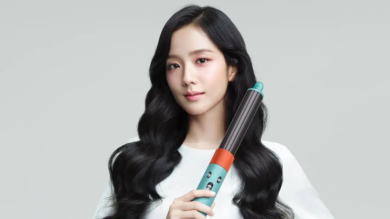 Jisoo BLACKPINK baru saja diperkenalkan sebagai Dyson Ambassador terbaru