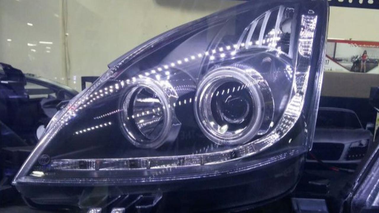 Cara Merawat Mika Lampu Kendaraan di Musim Hujan