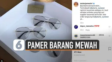 Kebiasaan pamer barang mewah di media sosial sering dilakukan sebagian orang. Seperti Mulan Jameela yang belum lama ini pamer kacamata Gucci. Namun hal tersebut bisa berdampak negatif.