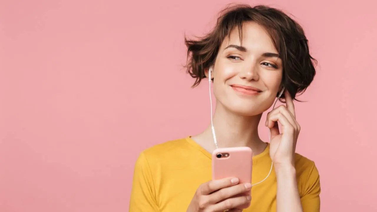 Ilustrasi earphone kabel terbaik.