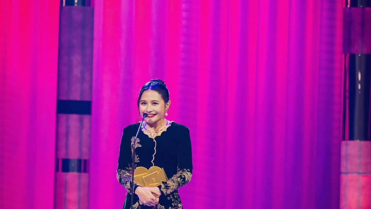 Nggak Tahu Bakal Menang, Ini Potret Prilly Latuconsina Terima Piala Penghargaan Festival Film Indonesia (FFI) 2024