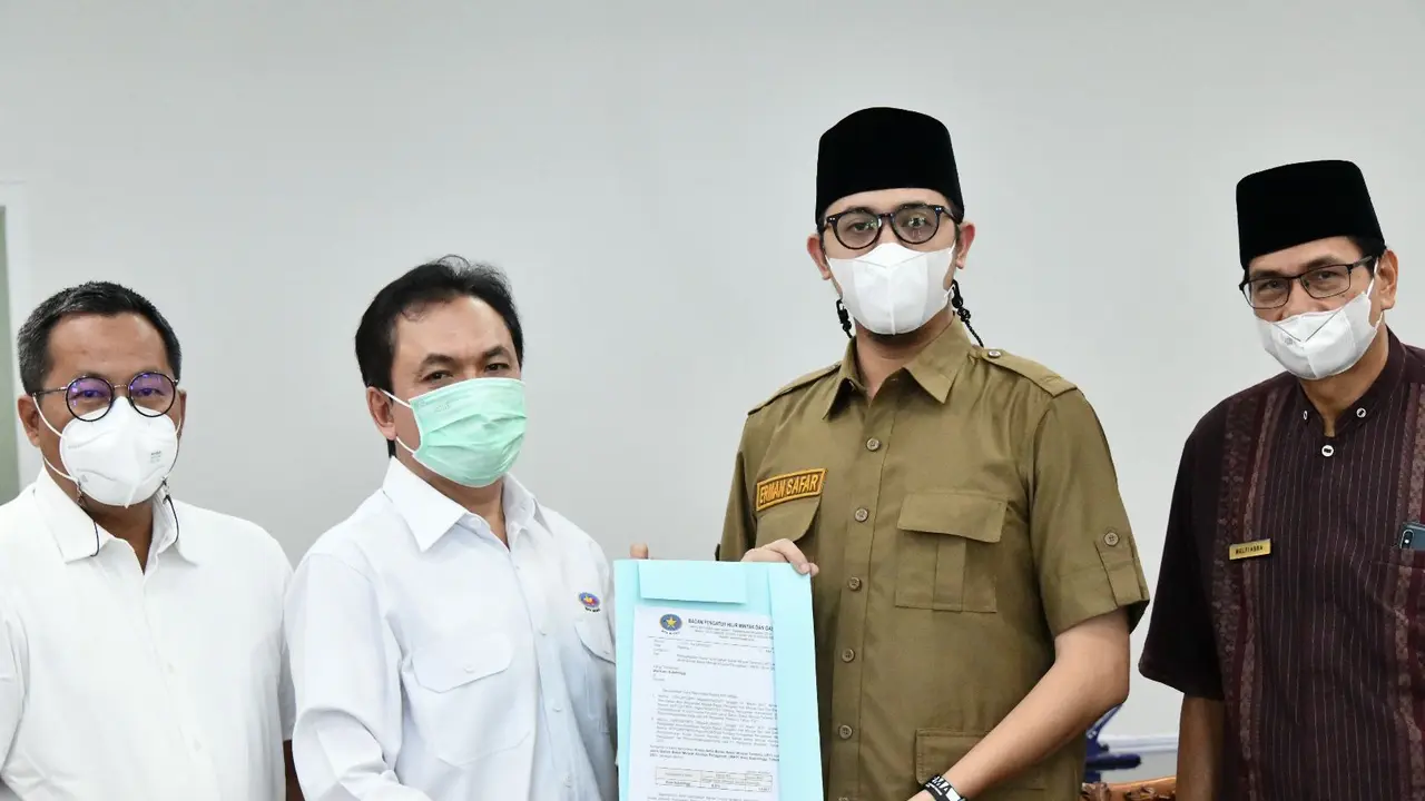 Pastikan Ketersedian BBM Jelang Idul Fitri. BPH Migas Serahkan Kuota BBM ke Walikota Bukittinggi