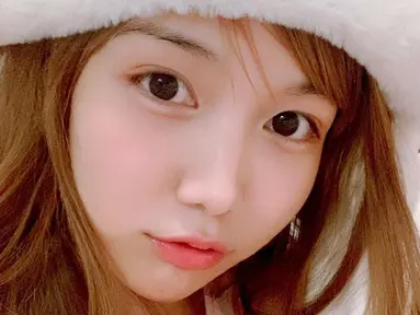 Influencer Thailand Arisara Karbdecho meninggal dunia pada Senin, 6 Juni 2022. Perempuan berusia 27 tahun itu sebelumnya koma setelah pingsan akibat tersedak saat makan daging babi tusuk dengan ketan. (Instagram/alicebambam)