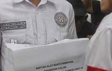 FOTO: Gugat Hasil Pilpres 2024 ke MK, Tim Hukum AMIN Bawa Setumpuk Dokumen Kecurangan Pemilu