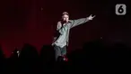 Penampilan rapper asal Australia, The Kid Laroi pada acara festival musik We The Fest (WTF) 2023 di GBK Sport Complex, Jakarta, Jumat (21/7/2023) malam. The Kid Laroi menjadi pemanasan sebelum penampilan The Strokes di WTF 2023. (Liputan6.com/Johan Tallo)