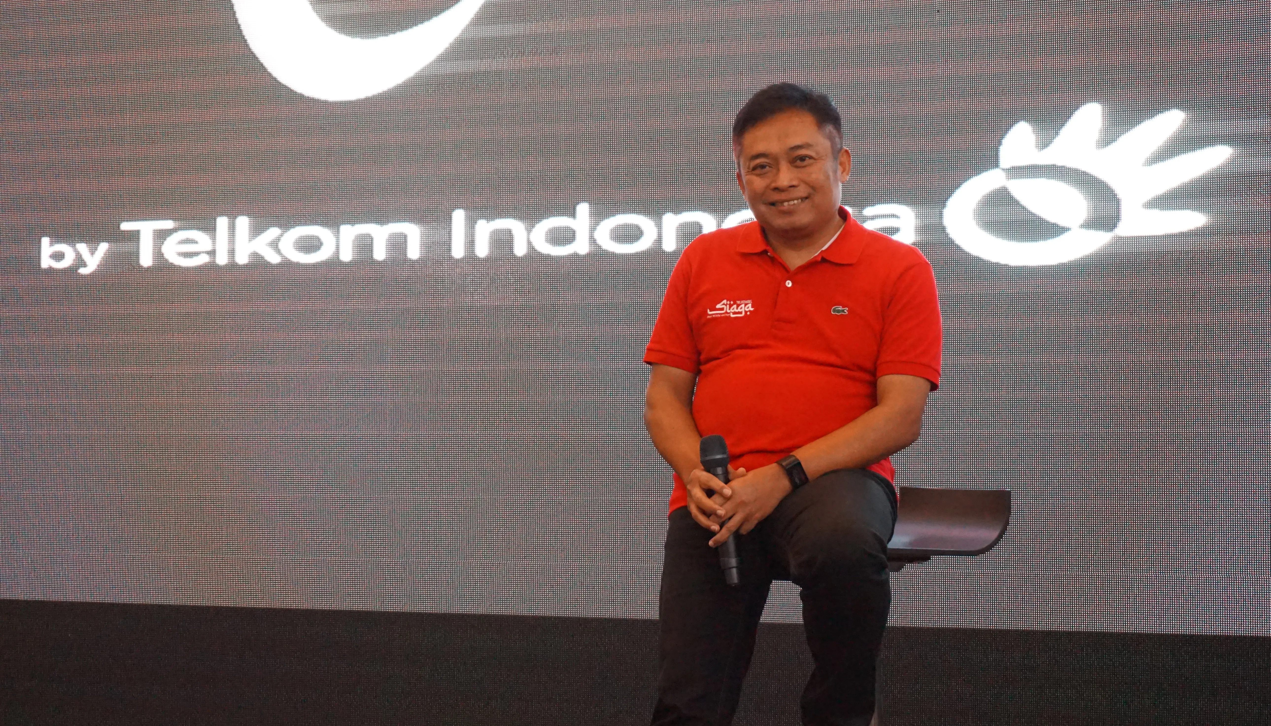 Direktur Utama Telkomsel, Ririek Adriansyah saat memberikan keterangan resmi kepada awak media usai situs web-nya dibobol hacker pada Jumat (28/4/2017). (Liputan6.com/Agustin Setyo Wardani)