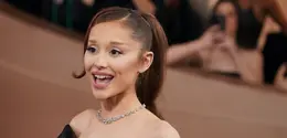 Intip pesona Ariana Grande yang tampil dengan high ponytail (AP)