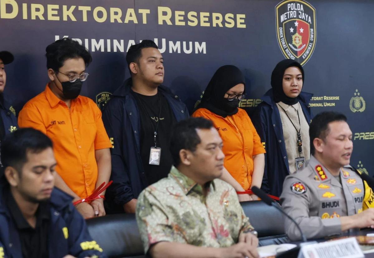 FOTO: Penampakan Pemilik WO Ayu Puspita Usai Ditetapkan sebagai Tersangka