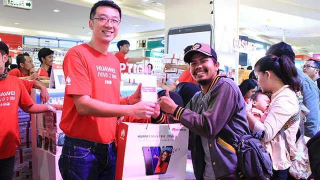 Ribuan Orang Serbu ITC Roxy Mas