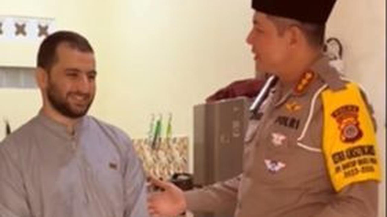 "Rencananya sudah beda karena sudah tidak memungkinkan, rumahnya sudah hancur areanya sudah hancur," kata Osama.