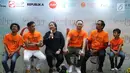 Para Pemain film Guru Ngaji memberi keterangan pers di Jakarta, Rabu (14/3). Film ini bercerita tentang keikhlasan, kejujuran, dan toleransi dari kehidupan seorang guru ngaji. (Liputan6.com/Immanuel Antonius)