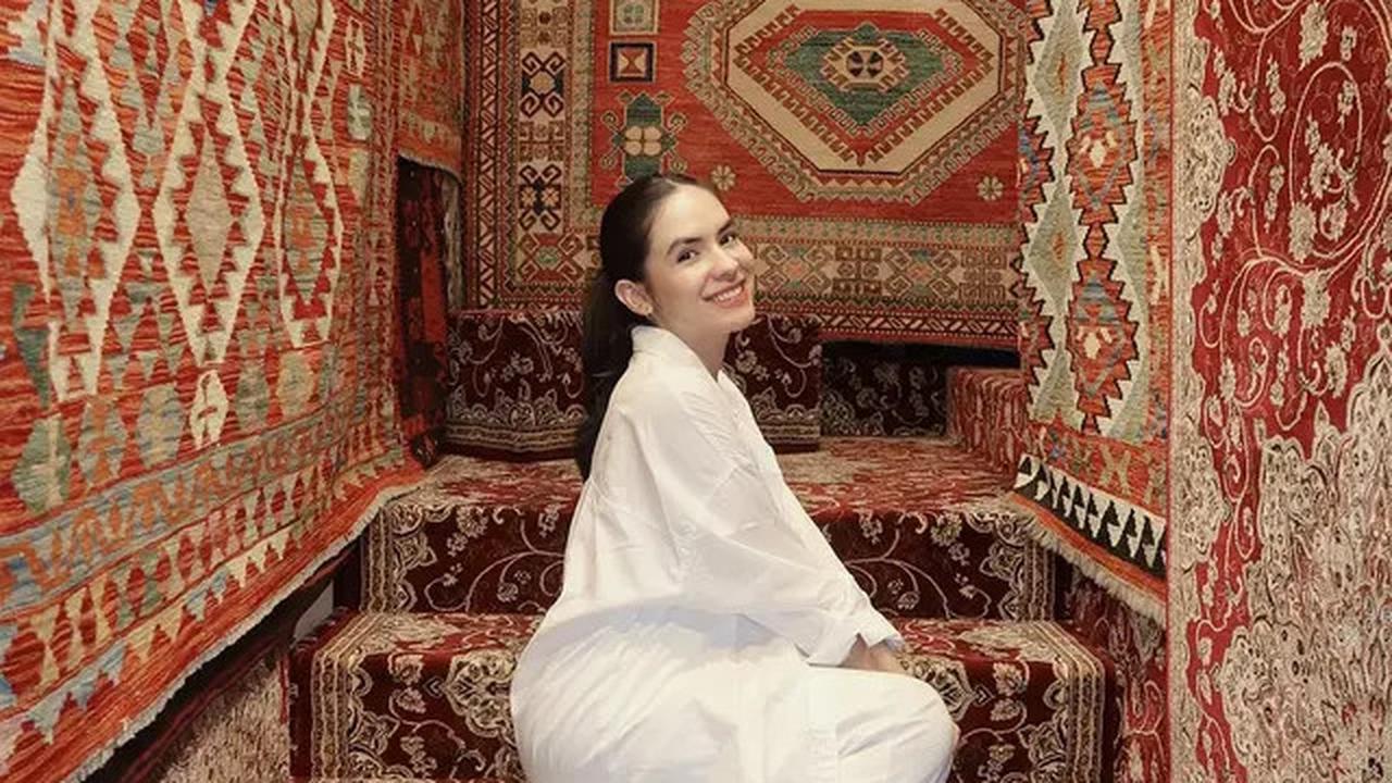 6 Potret Kebersamaan Steffi Zamora danNinoFernandez, Salfok Pakai Outfit Senada