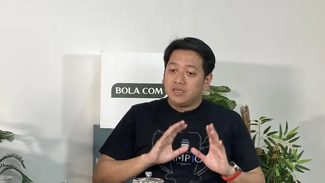 Direktur olahraga Persib Bandung,  Adhitia Putra Herawan