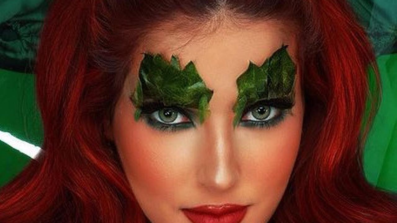 Villain DC, Poison Ivy juga pernah dimunculkan Tasya dalam salah satu kontennya. Saudara kembar Tasyi Athasyia ini membuat polesan make up mirip daun di kelopak matanya dan mewarnai rambutnya jadi merah.