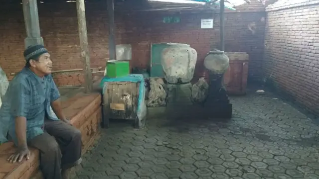 Tradisi Pinjam Kursi Hingga Doa Kiyai, Aksi Calon Kepala Desa Jelang Pilkades