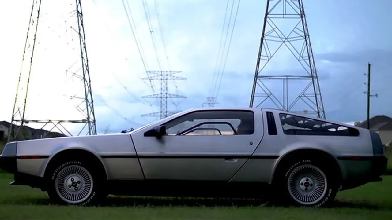 'Mesin Waktu' DeLorean DMC-12 Siap Reinkarnasi