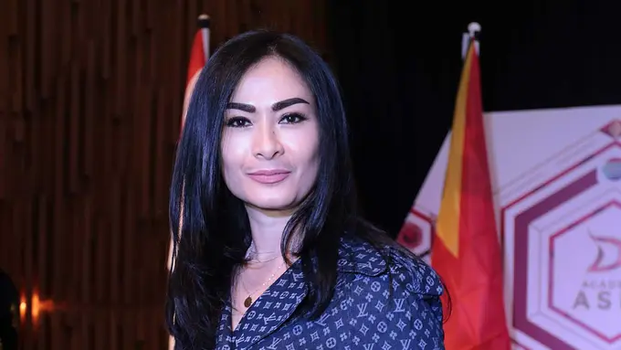 [Bintang] Iis Dahlia