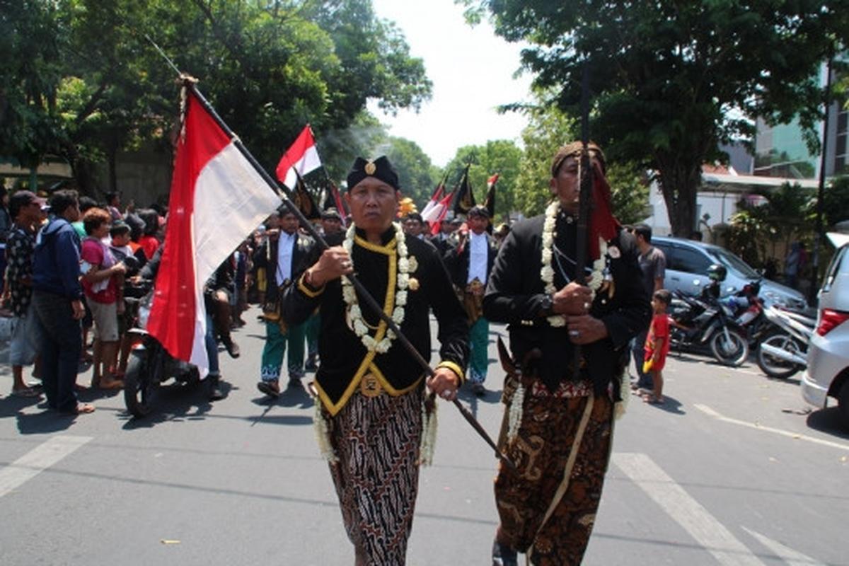 Kirab pusaka meriahkan penyambutan 1 Suro di Kediri